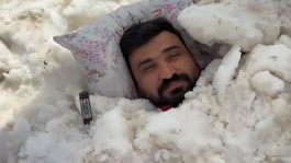 Zirvede Eğlence: Recep Sulu Kara Gömüldü