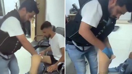 Suriyeli şahsın protez bacağından çıkanlar akıllara durgunluk verdi
