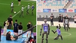 Robotlar yeşil sahaya indi! Kıran kırana maç yaptı