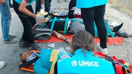 Elazığ’da minibüs uçuruma yuvarlandı: 5i ağır 13 yaralı