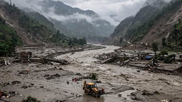 Nepalde sel felaketinde can kaybı 1355e yükseldi, 4 bin 996 kişi kayıp