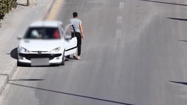 Denetimi görünce yer değiştirdi, dron saniye saniye kaydetti