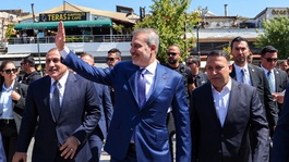 Hakan Fidandan Diyarbakırda süreç mesajı: Sorunlar diyalogla çözülmeli