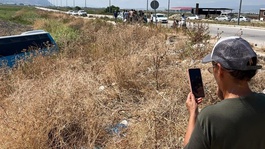 Halk otobüsü devrildi! Herkes yaralıya koşarken yaptığı pes dedirtti