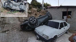 Mahallelinin korkulu rüyası oldu! 3 ayda 2 araç evin bahçesine uçtu