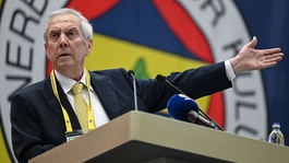 Fenerbahçe taraftarından Aziz Yıldırıma istifa çağrısı