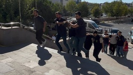 16 yaşındaki kız kardeşine atılan mesaja öfkelenen ağabey kurşun yağdırdı! 1 yaralı