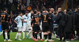 Galatasaray maçından sahadan çekilen Adana Demirspor ne ceza alacak