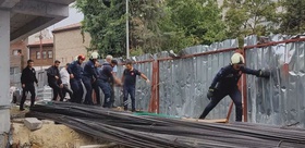 İstanbul’da inşaat kazası İşçinin boynuna demir saplandı