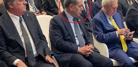 Dursun Özbek’in Aziz Yıldırım’ın telefonuna bakışı dikkat çekti Herkes aynı yorumu yapıyor