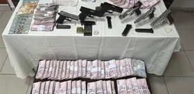 Oto galeri süsü verilen tefecilik ağına baskın 7 kişi tutuklandı
