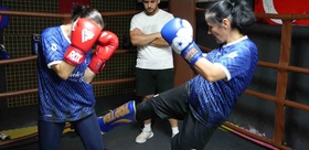 Kızını antrenmandan almaya giderken sporcu oldu Nurcan Baştan artık kızlarıyla aynı ringde