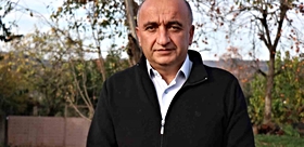 Kocaali’de şüpheli ölüm: Bezirgan Mahallesi Muhtarı aracının içinde başından vurulmuş halde bulundu