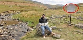 Salah’ın oturduğu taş fotoğraf noktası oldu Tabela bile astılar