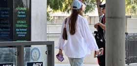 Afra Saraçoğlu havalimanında gözaltına alındı
