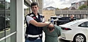 Tekkeköy’de husumetli kardeşler arasında silahlı olay Polisi gören şüpheli namluyu kendine çevirdi