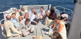 Kaçak geçişte şaşırtan yöntem Dikkat çekmemek için şık kıyafetler giydiler