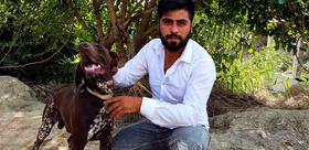 Sarıçam’da inşaatta uyuyan köpeğe sopalı saldırı: Komşu ’tavuklarımı yedi’ savunmasıyla serbest bırakıldı