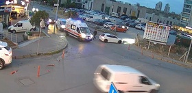 Ambulansın yolunu kapatıp aracından inen sürücüye 466 bin liralık ceza