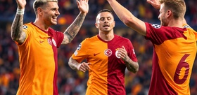 Galatasaray’ın eski yıldızı 33 yaşında futbolu bıraktı Nedeni kahretti