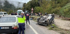 Kumluca yolunda iki otomobil çarpıştı: Ağabeyinin cenazesi için İstanbul’dan gelen 46 yaşındaki adam öldü