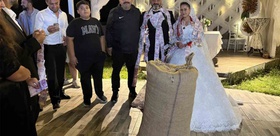 Düğünde böyle takı görülmedi Çuval dolusu getirdi