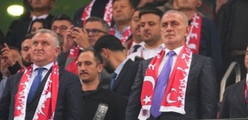 TFF Başkanı İbrahim Hacıosmanoğlu, ’’istifa’’ tezahüratlarına dayanamadı