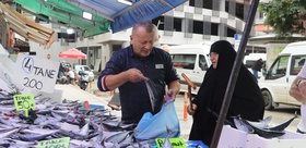 Rize tezgahlarında palamut bereketi: Adedi 50 ile 100 lira arasında