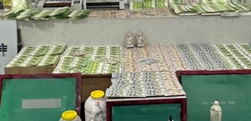 İstanbul’da polisi bile şaşırtan baskın Evden balya balya para çıktı
