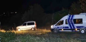 Sinop açıklarında devrilen teknedeki polis memurlarından biri hayatını kaybetti, diğeri kayıp