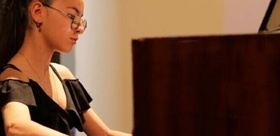 Genç piyanistin kolundaki ağrının sırrı boynundan çıktı Doğuştan gelen fazla kaburga ameliyatla alındı