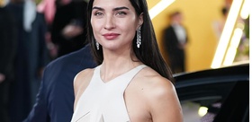 Tuba Büyüküstün’un festival pozlarına yorum yağdı Yanındaki isim dikkat çekti