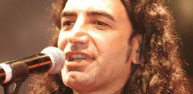 Murat Kekilli Niğde’de sahne aldı Sevilen şarkılarını hayranlarıyla söyledi