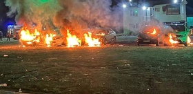 Alışveriş husumeti kundaklamayla bitti 6 otomobili küle çevirdiği anlar kamerada