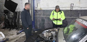 Polisi radyatör suyu ikna etti Drift atan sürücü aracını söküp gizlemeye çalışmış