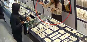 Tabancayı doğrultup “Bu bir soygundur“ dedi, aldığı cevapla kaçtı