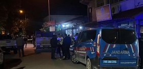 Kavga eden akrabalarını ayırmak isteyen polis memuru canından oldu