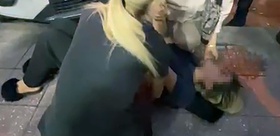 Sokak ortasında dehşet Kaldırımda yürüyen eşini bıçakladı, ’kıskançlık’ savunmasına sığındı