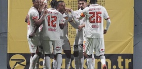 Göztepe’den Eyüpspor’a gol yağmuru Henrique şov yaptı