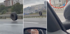 İstanbul’da otoyolda korku dolu anlar: Tırdan kopan dev lastik trafiğe savruldu