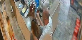 Çocuğunun gözü önünde dehşeti yaşattı Görüntüler kan dondurdu