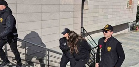 Odunpazarı’nda bir dairede bıçaklanan misafir hayatını kaybetti, ev sahibi kadın adliyeye çıkarıldı