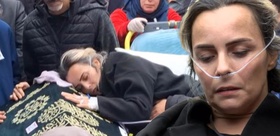 5 yaşındaki kızına son vedaya sedyeyle geldi Yürek yakan görüntüler