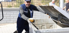 Bir şehri gururlandıran hareket Herkes temizlik işçisini konuşuyor