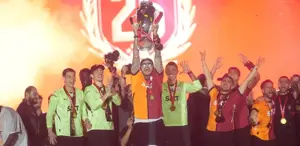 Şampiyon Galatasaray, Süper Lig kupasını Yenikapı'da kaldırdı