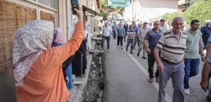 Kadınlar yönetimi devraldı, erkeklerin mahalleye girmesi 1 günlüğüne yasaklandı