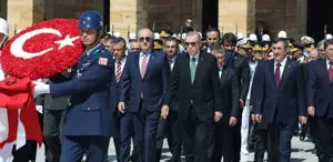 Yine boş geçmediler İşte Cumhurbaşkanı Erdoğan’ın Anıtkabir’e yürüdüğü esnada atılan slogan