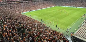 Galatasaray futbolcuları, Beşiktaş maçında sahaya köpeklerle çıkacak