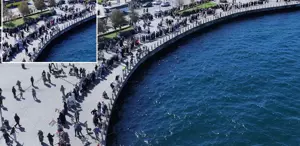 İstanbul Üsküdar’da binlerce kadın Gazze için sessiz zincir oluşturdu