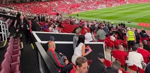 Nereden nereye Dünyanın en zengin kulübü futbolcularına çorap ve şort veremiyor